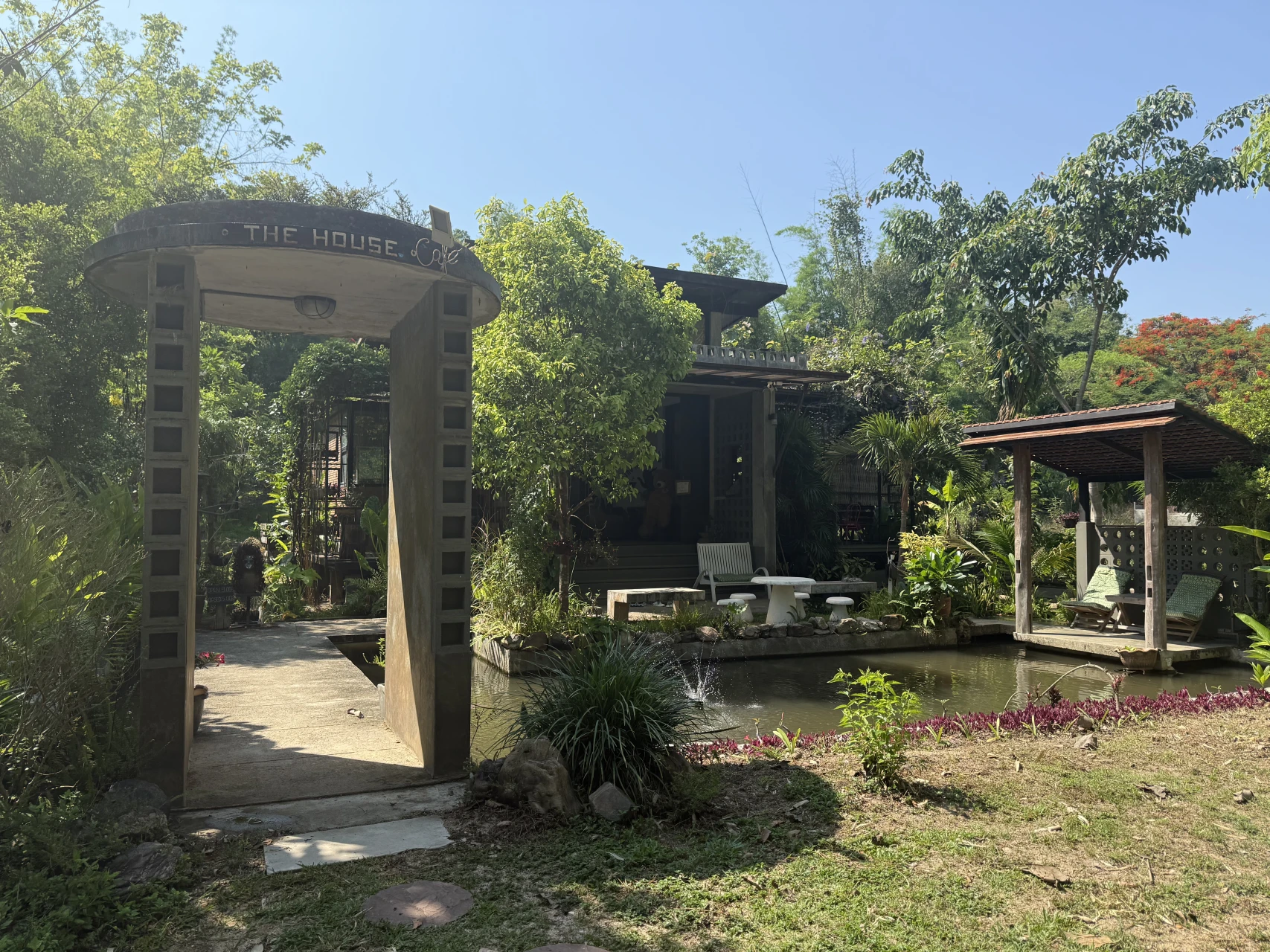 Peaceful Jungle Retreat with Restaurant and Three Bungalows, 2.00 rai, Mae Yen, Pai Thailand